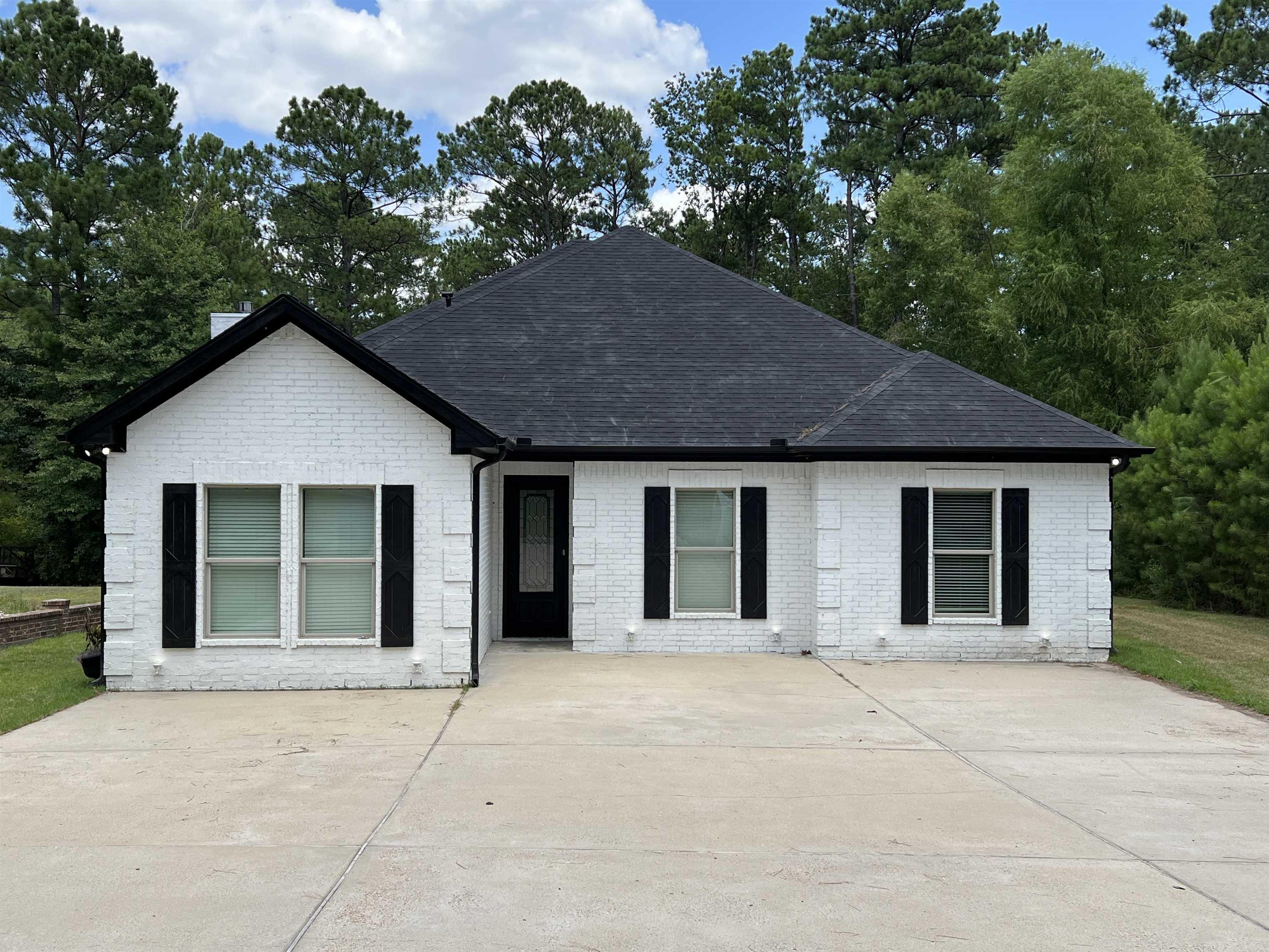 760 Longleaf Drive, Brookeland, TX lhrmls01269877