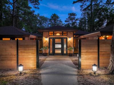 545 Lakeshore Dr.