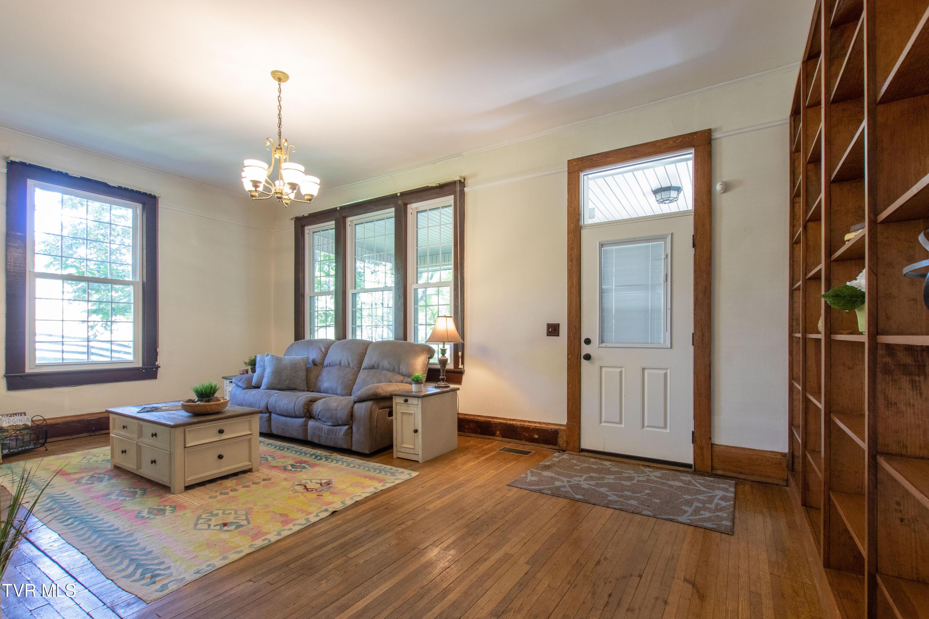 Image 4: 21160 Jeb Stuart Hwy.