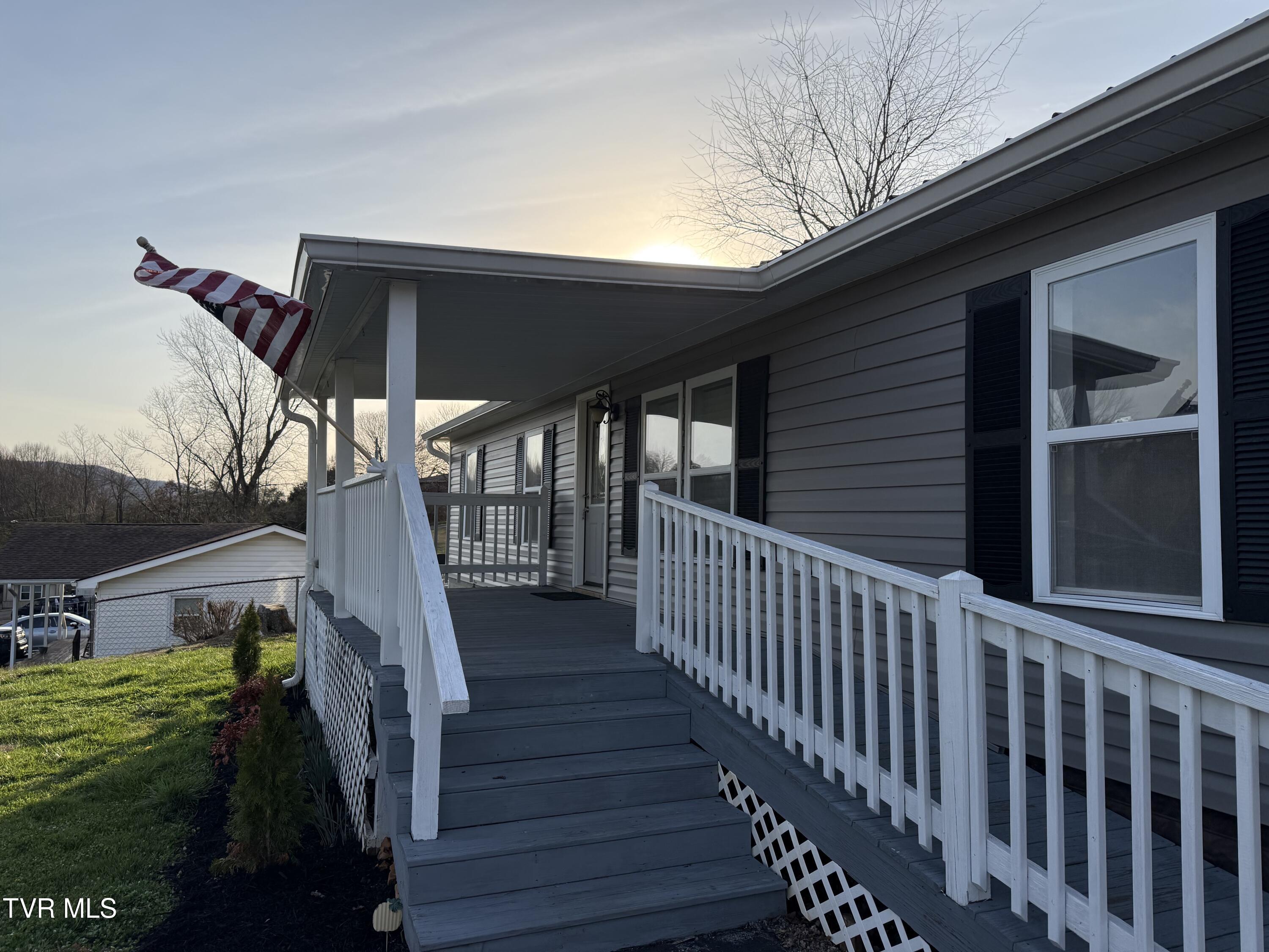 Image 4: 408 Pine Street 2