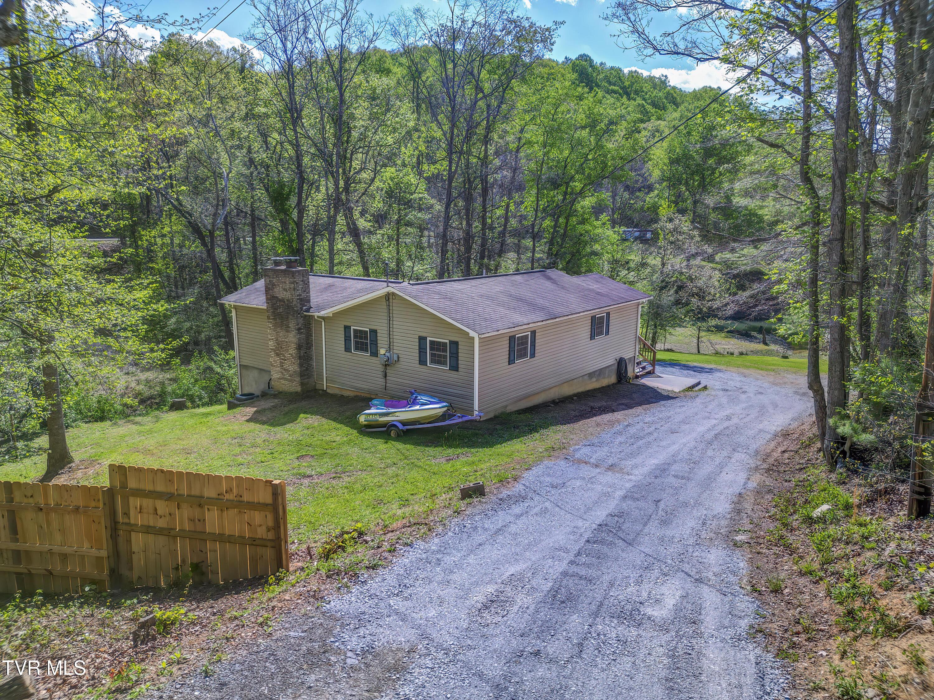Image 2: 308 Friendship Rd (7)