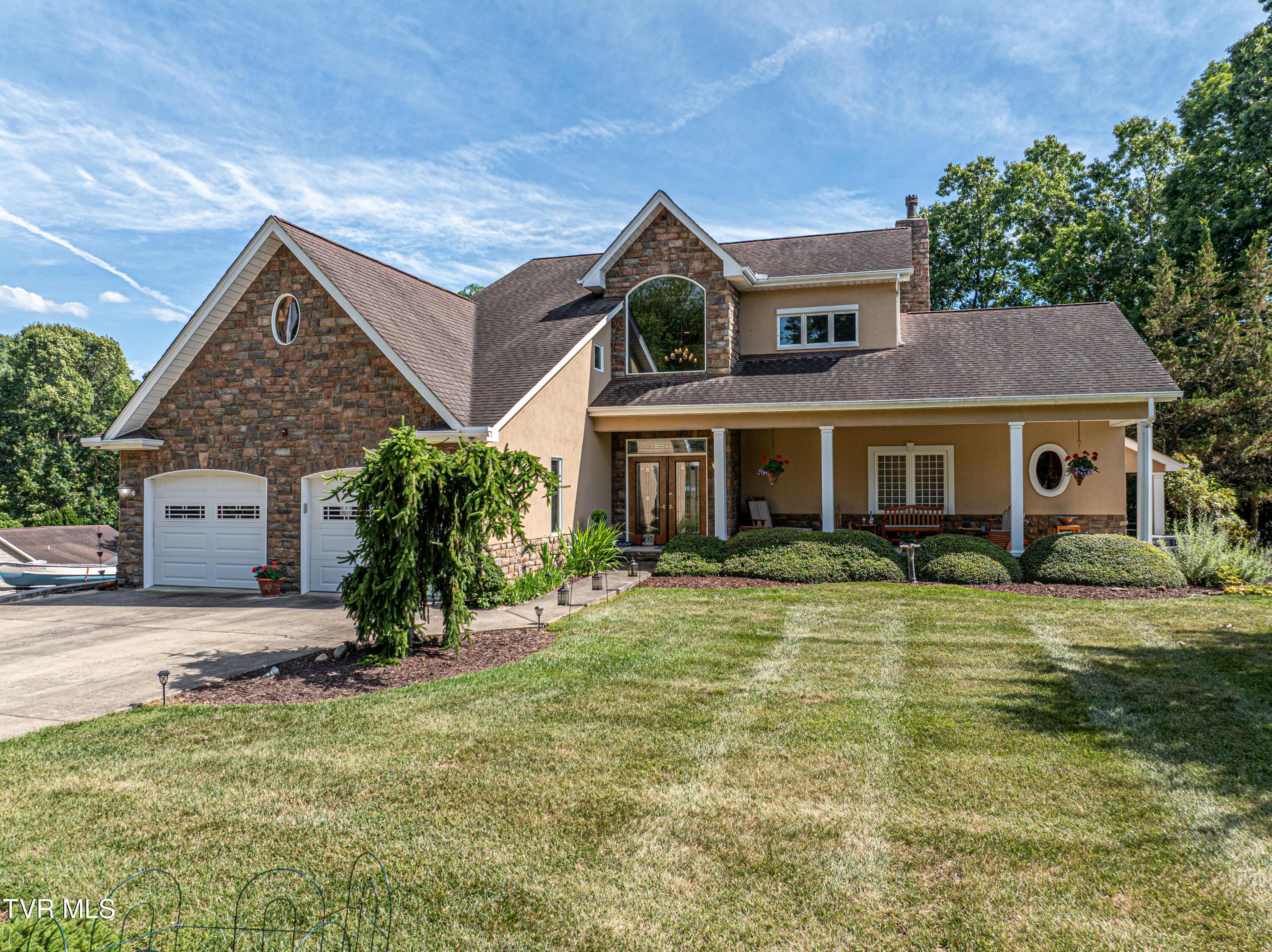 Image 1: 25586 Cornelius Dr