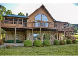 300 North River Ln