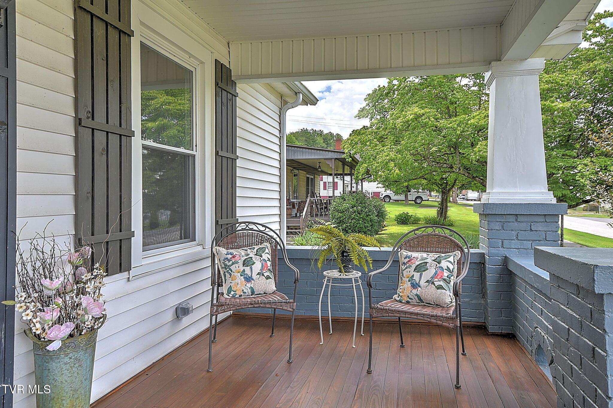 Image 3: 5-web-or-mls-444 Cedar St AP-6