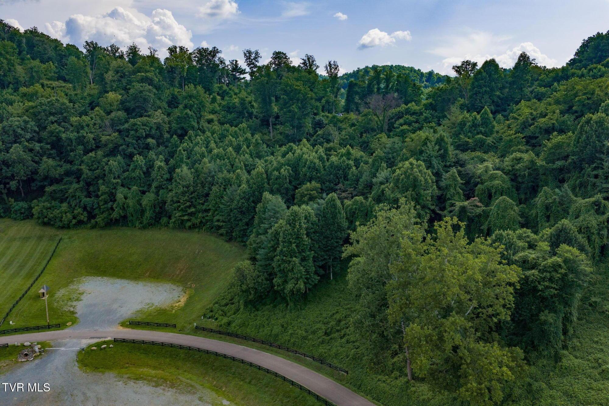 Image 3: 17-web-or-mls-DJI_20260630165101_0184_D