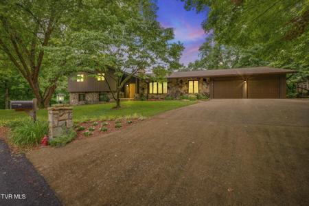 4035 Lakewood Drive