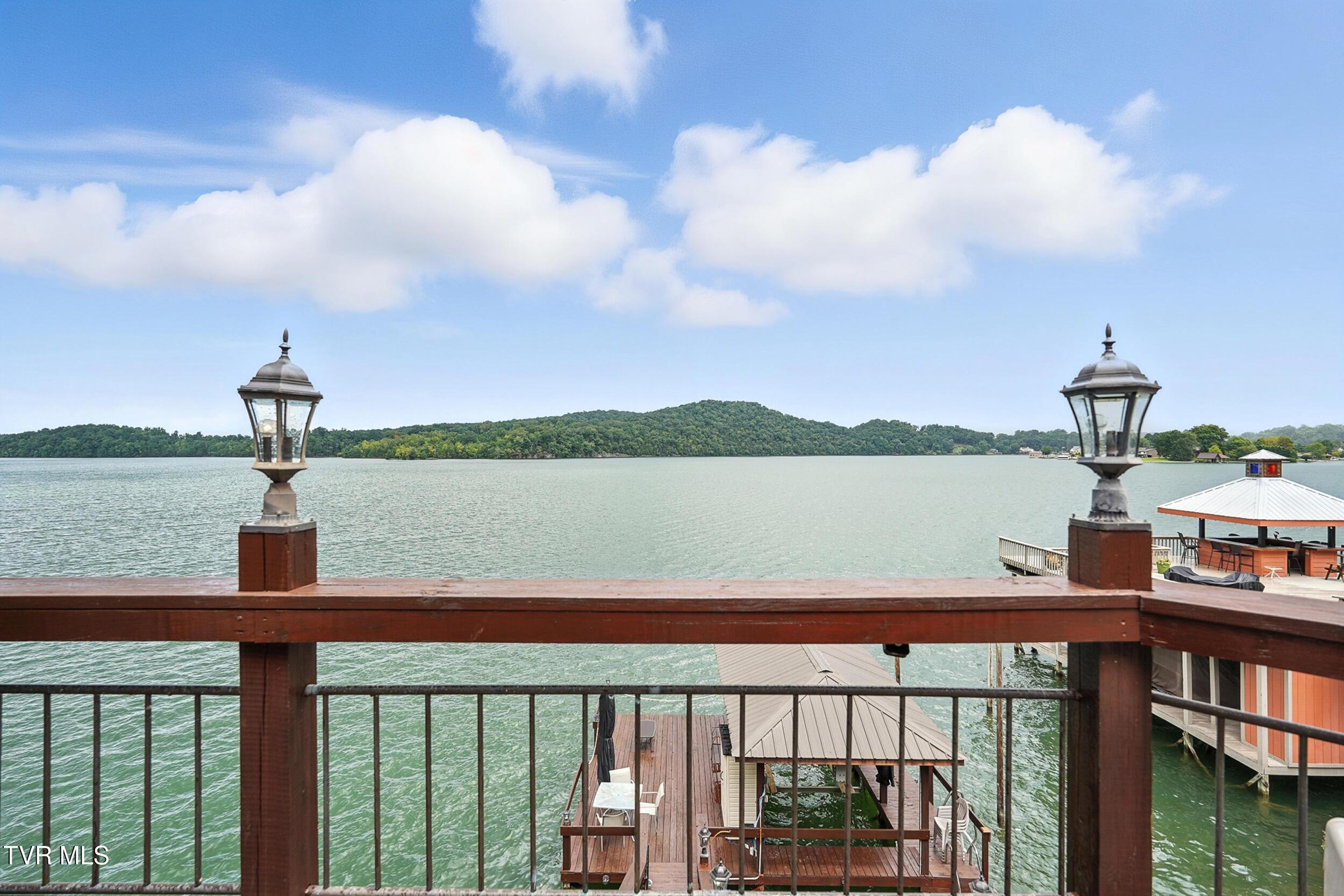 Image 3: Deck View