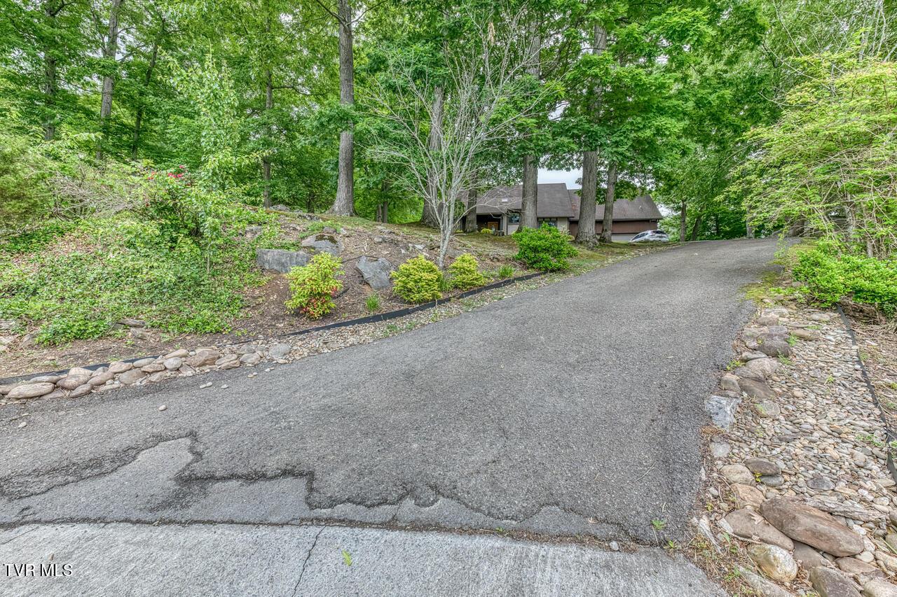 Image 4: 912 Katies Way