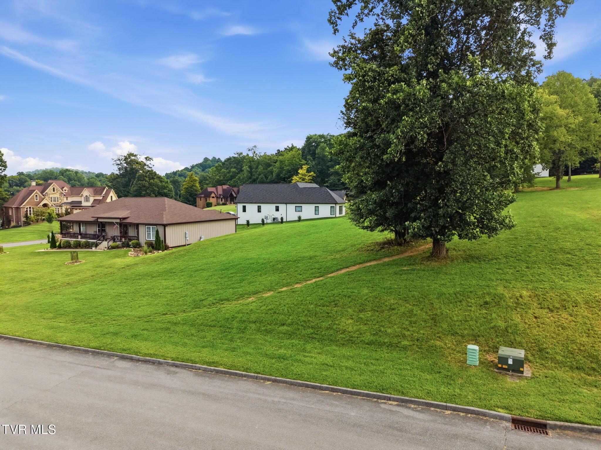 Image 4: 15-web-or-mls-012_DJI_20260808125227_015