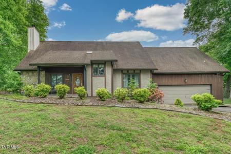 912 Katies Way