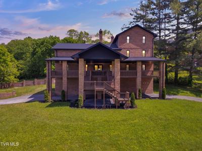 120 Brookfield Drive