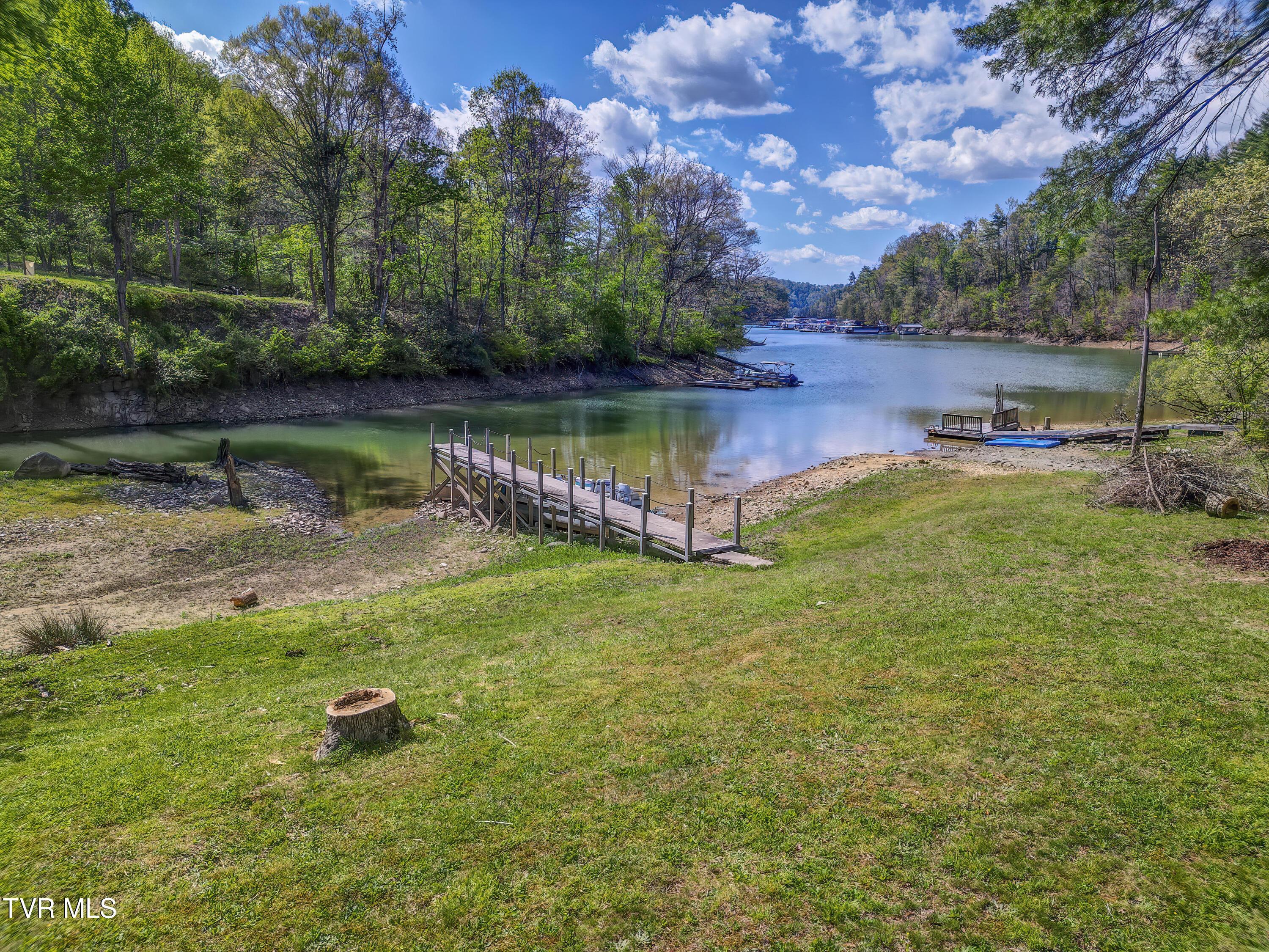 Image 3: 308 Friendship Rd (11)