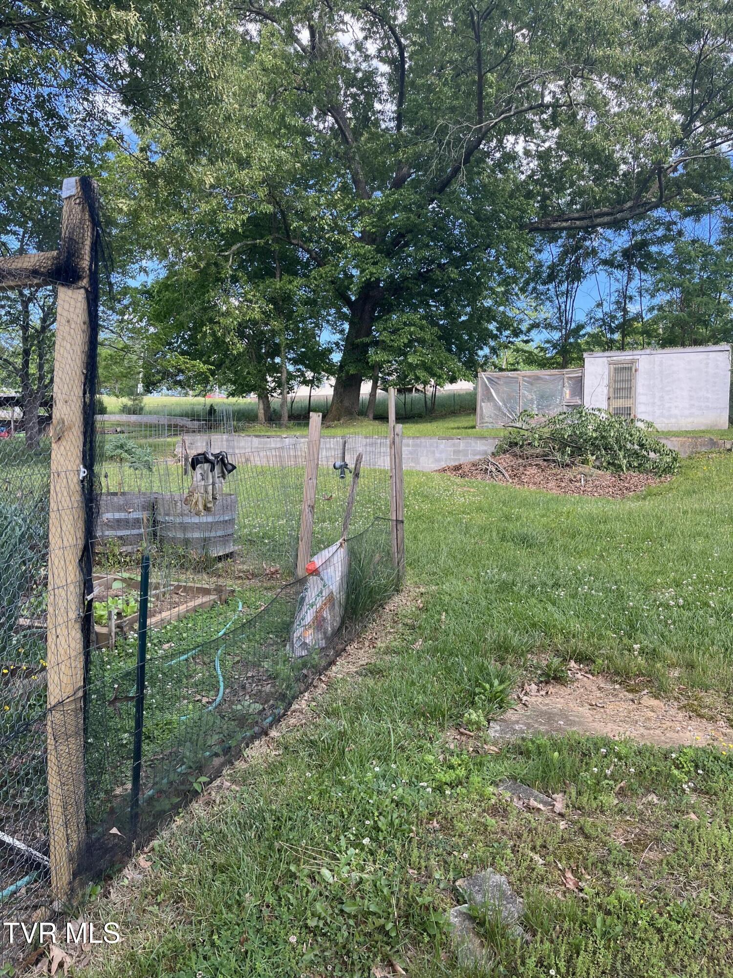 Image 3: 1033 haw Ridge Rd Garden and Spring hous