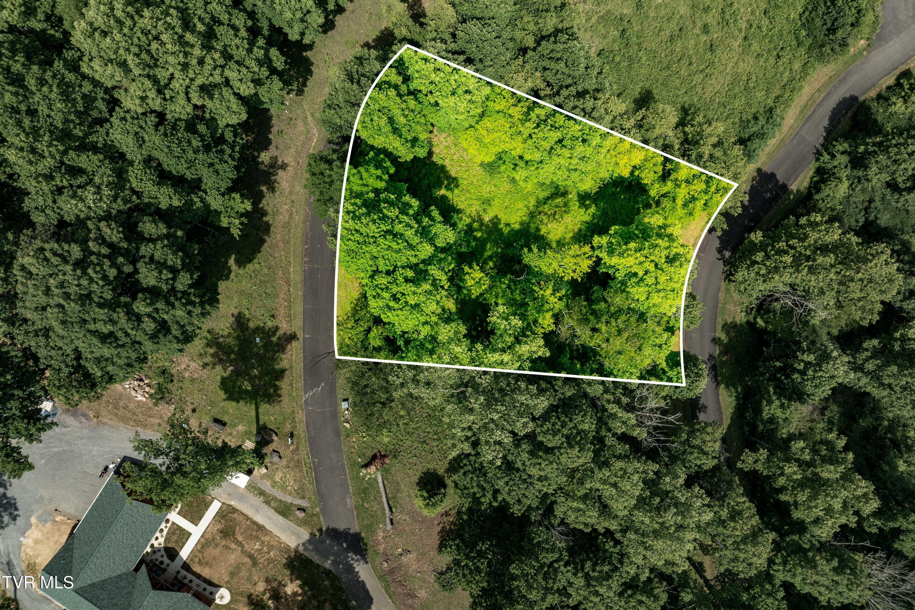 Image 1: Lot 17 (1 of 27)