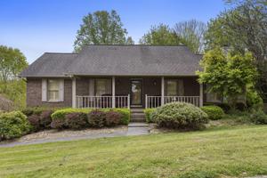 2560 Lakemont Circle