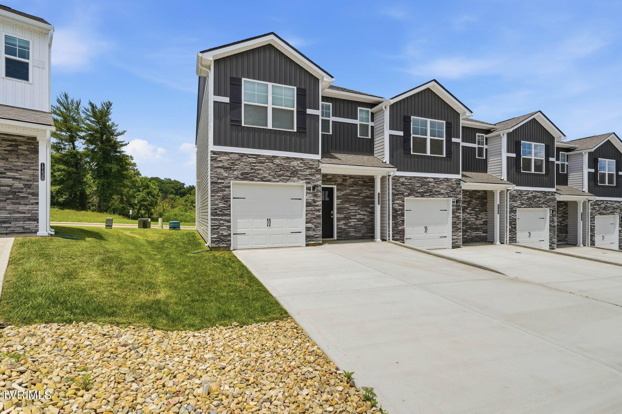Image 2: 12-web-or-mls-1134 Wenna Wy-2