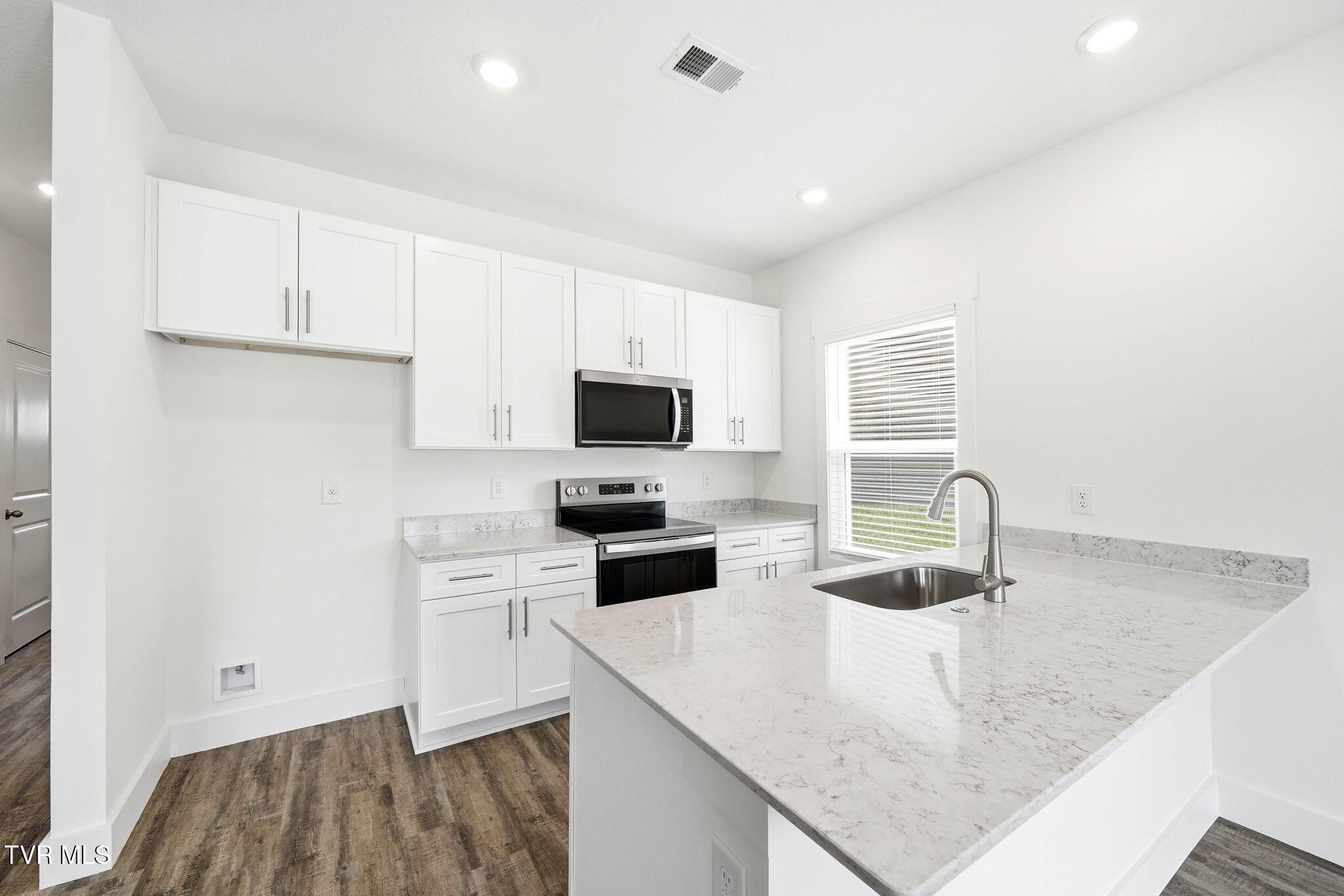 Image 4: 23-web-or-mls-1134 Wenna Wy-7