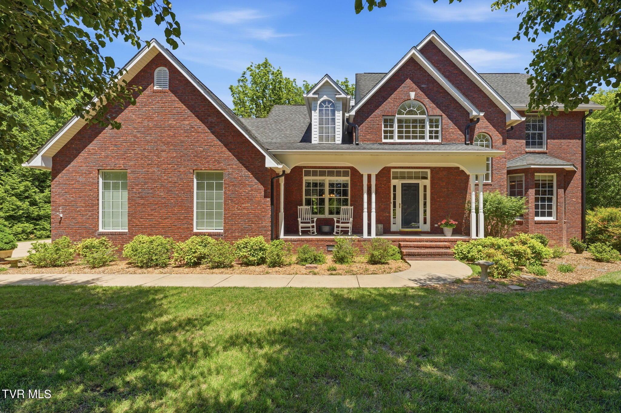 Image 1: 6-web-or-mls-415 Ridge Pointe-1