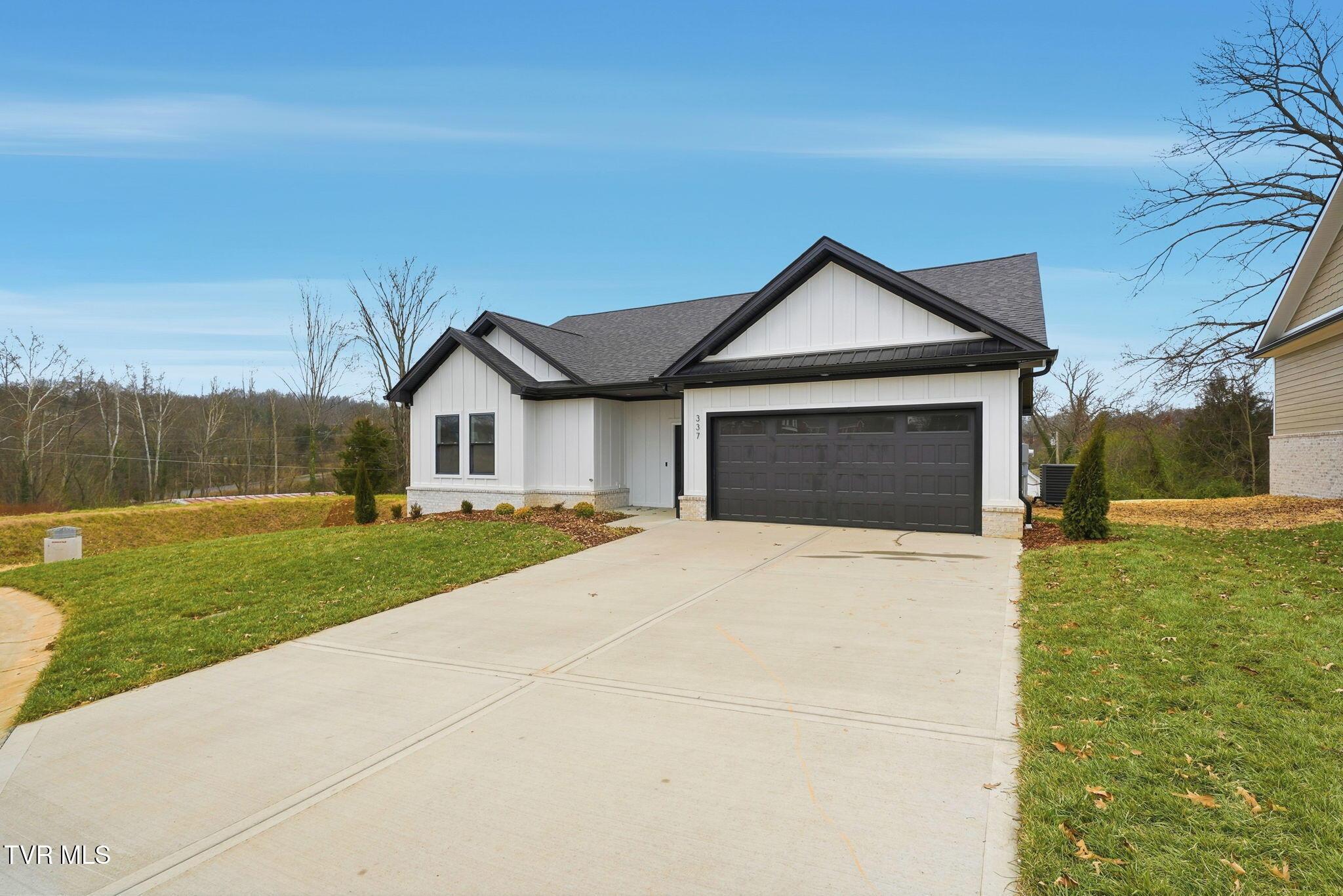 Image 3: 3-web-or-mls-003_JH 20251223-011