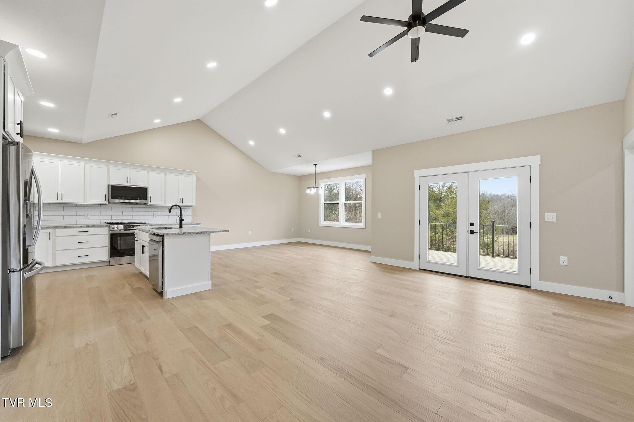 Image 4: 6-web-or-mls-006_JH 20251223-046