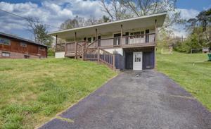 1431 Lakeside Lane
