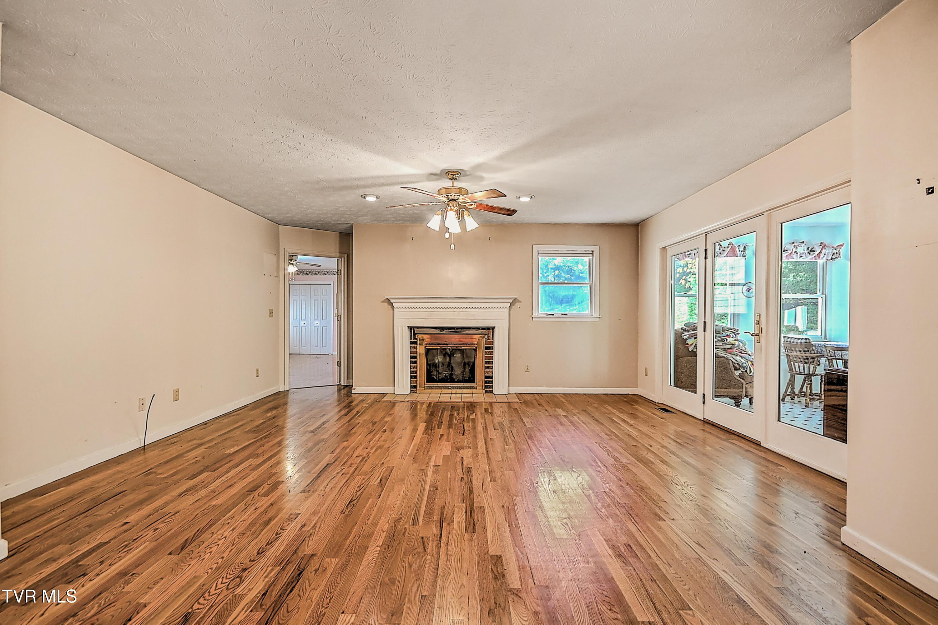 Image 3: 410 Lakeridge TN-12
