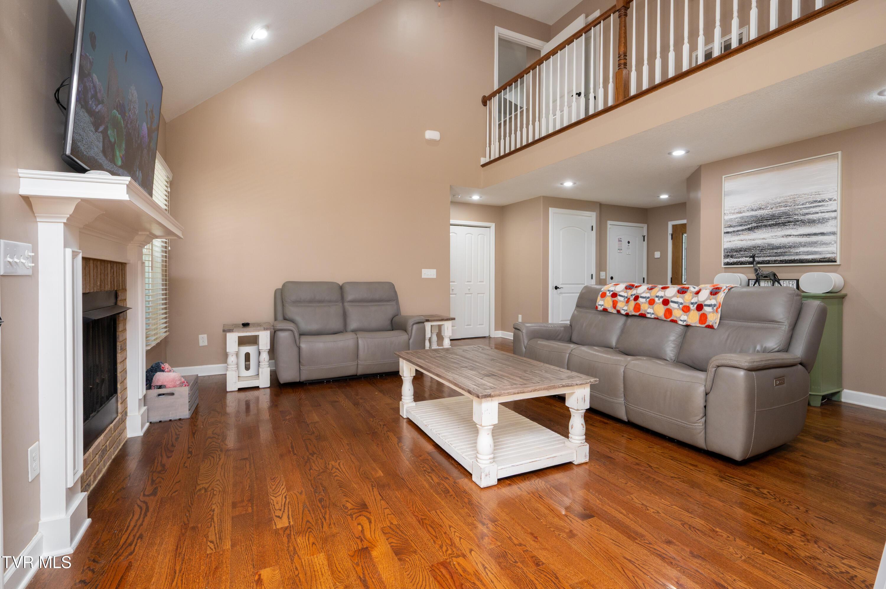 Image 3: Anchor Point-23