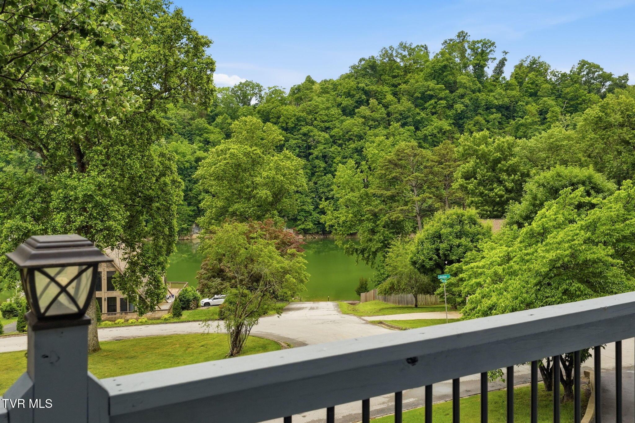 Image 3: 41-web-or-mls-048_DSC01014