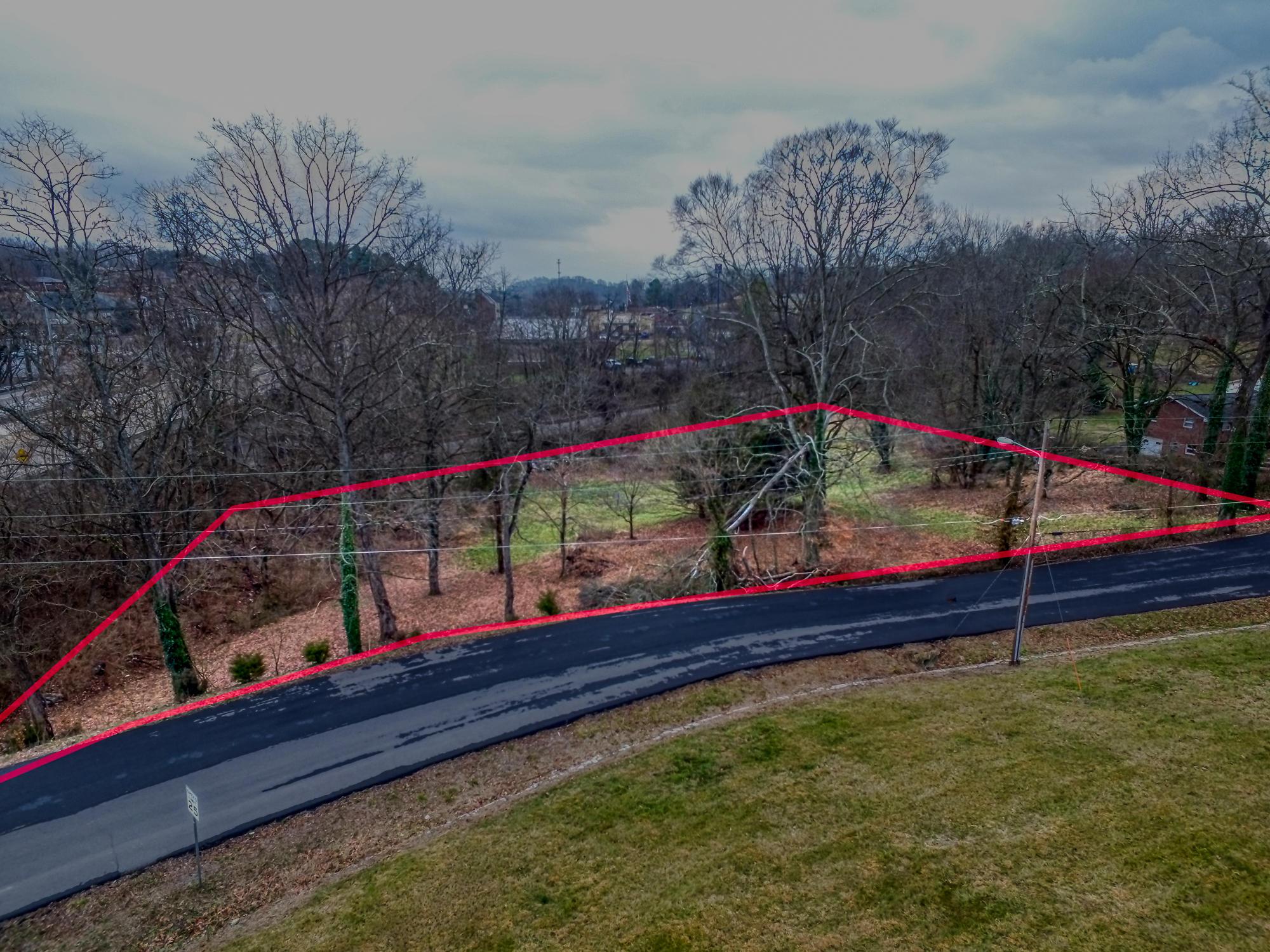 Image 3: Givens. Tall Oaks. Kpt MLS L (1 of 5)