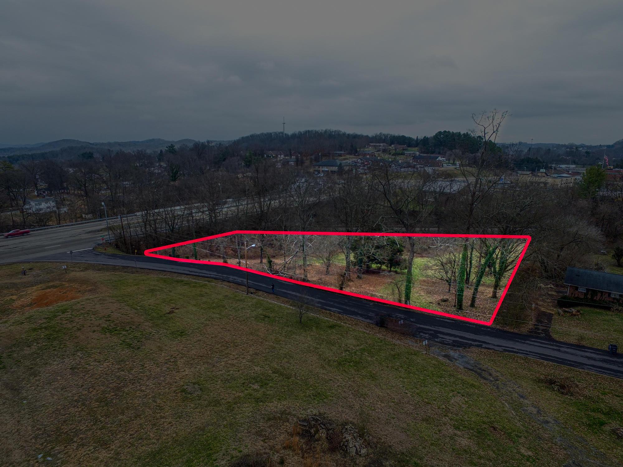 Image 4: Givens. Tall Oaks. Kpt MLS L (3 of 5)
