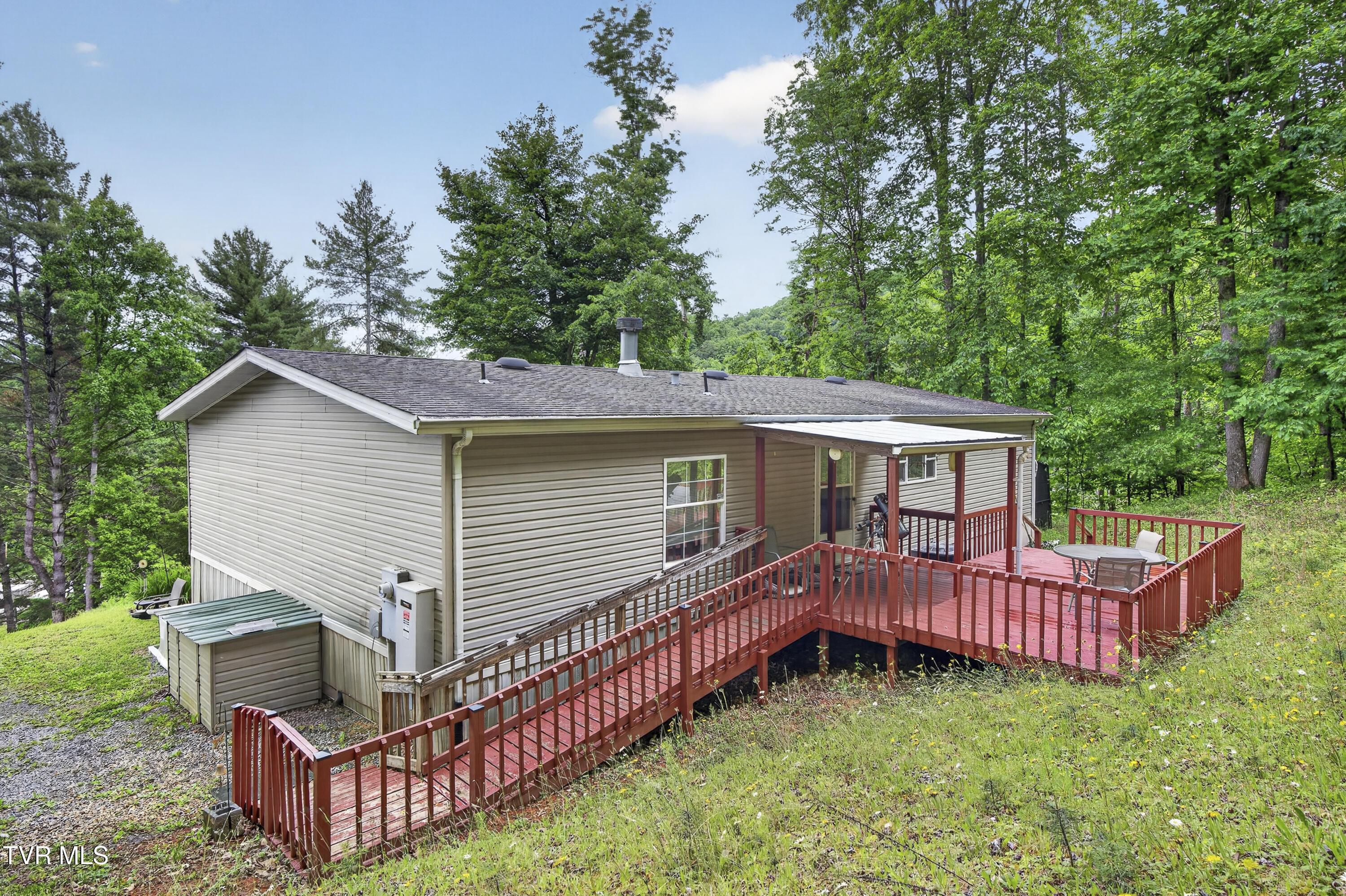 Image 4: 25534-Whitaker-Hollow-Abingdon-VA Matt-S