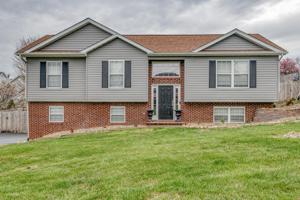 405 River Chase Cove