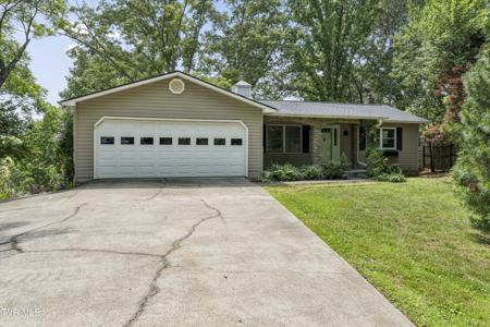 236 Lakeshore Circle