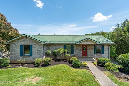 126 Lakeview Lane