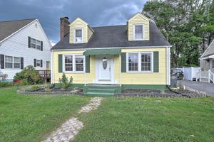 2821 Center Street East