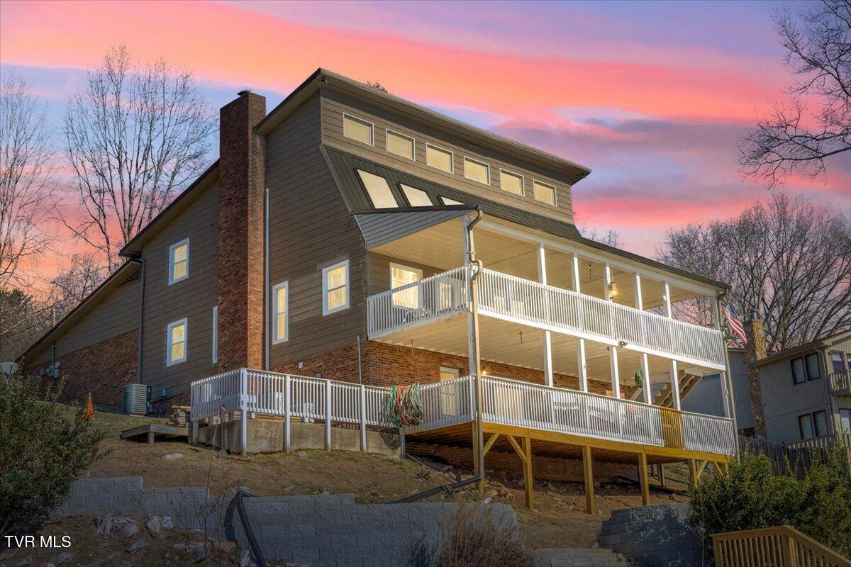Image 3: Night View from Lake