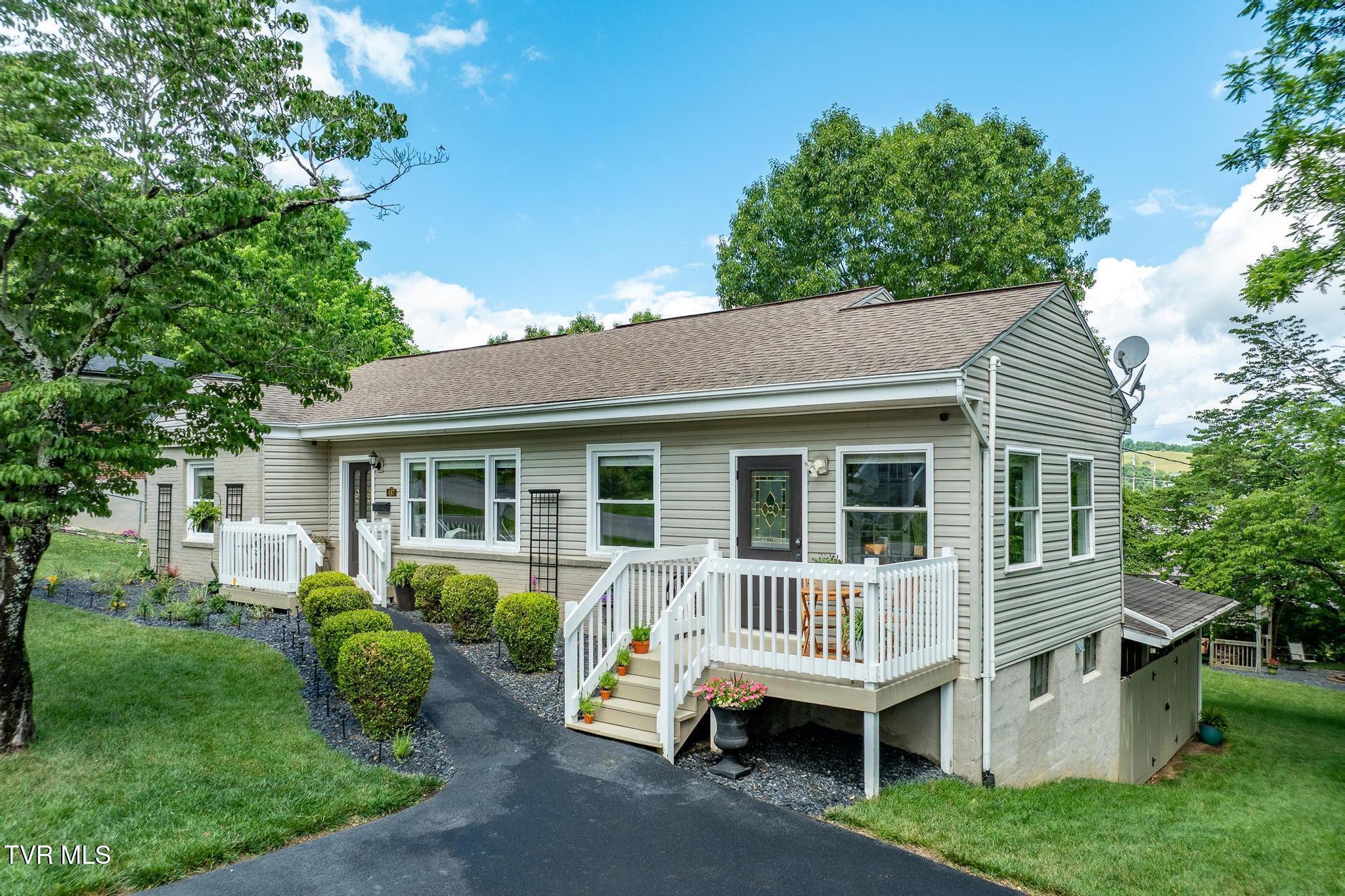 Image 1: 487 Kentucky Ave (2 of 78)