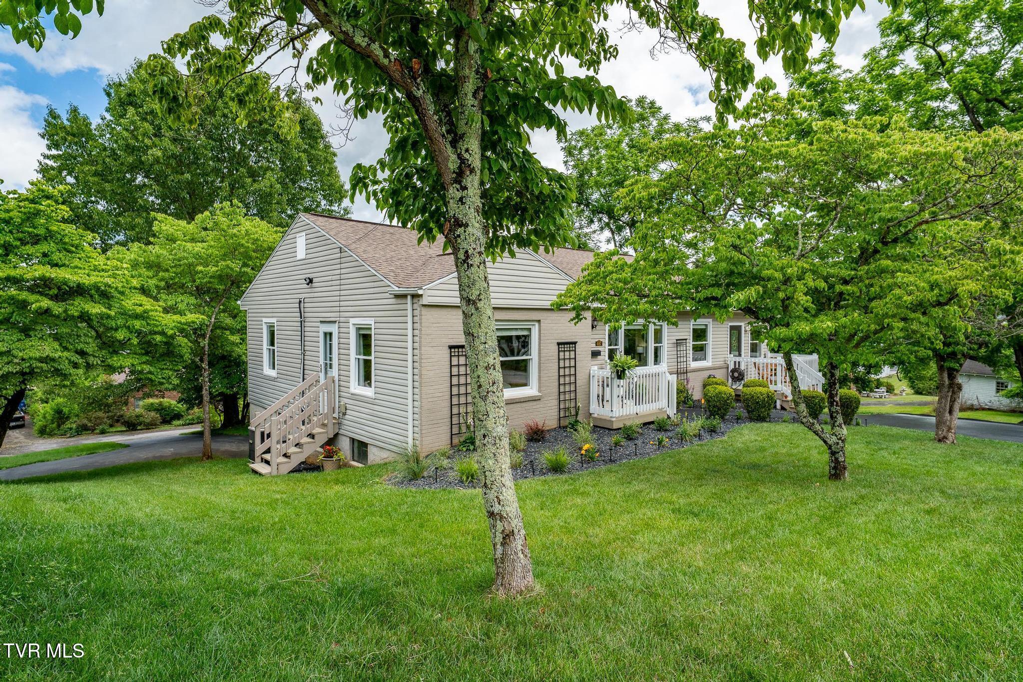 Image 2: 487 Kentucky Ave (3 of 78)