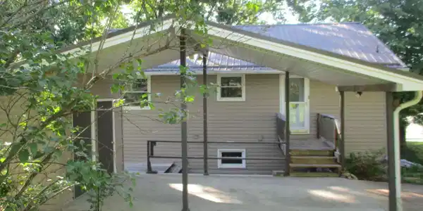 300 Lakeview Circle