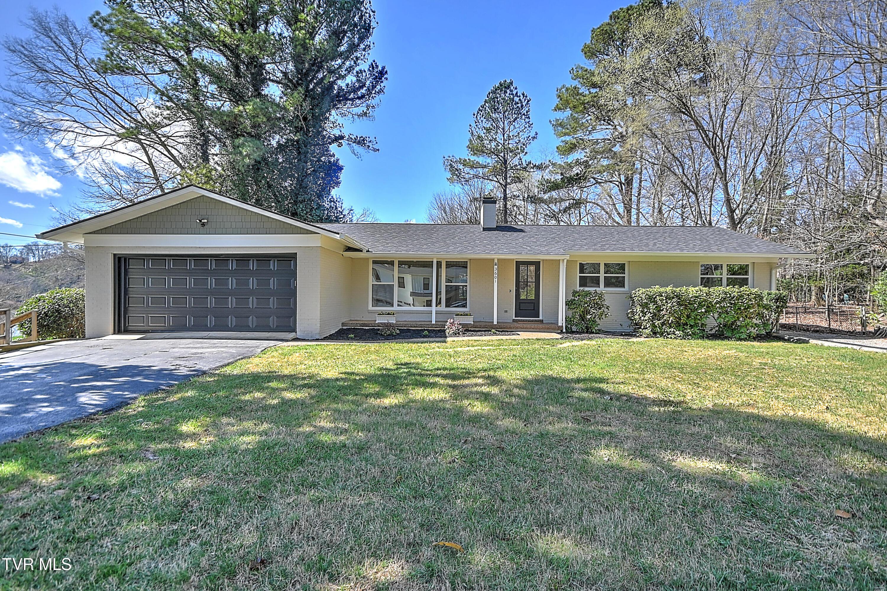 Image 1: 3601 Hazelnut DOM-2