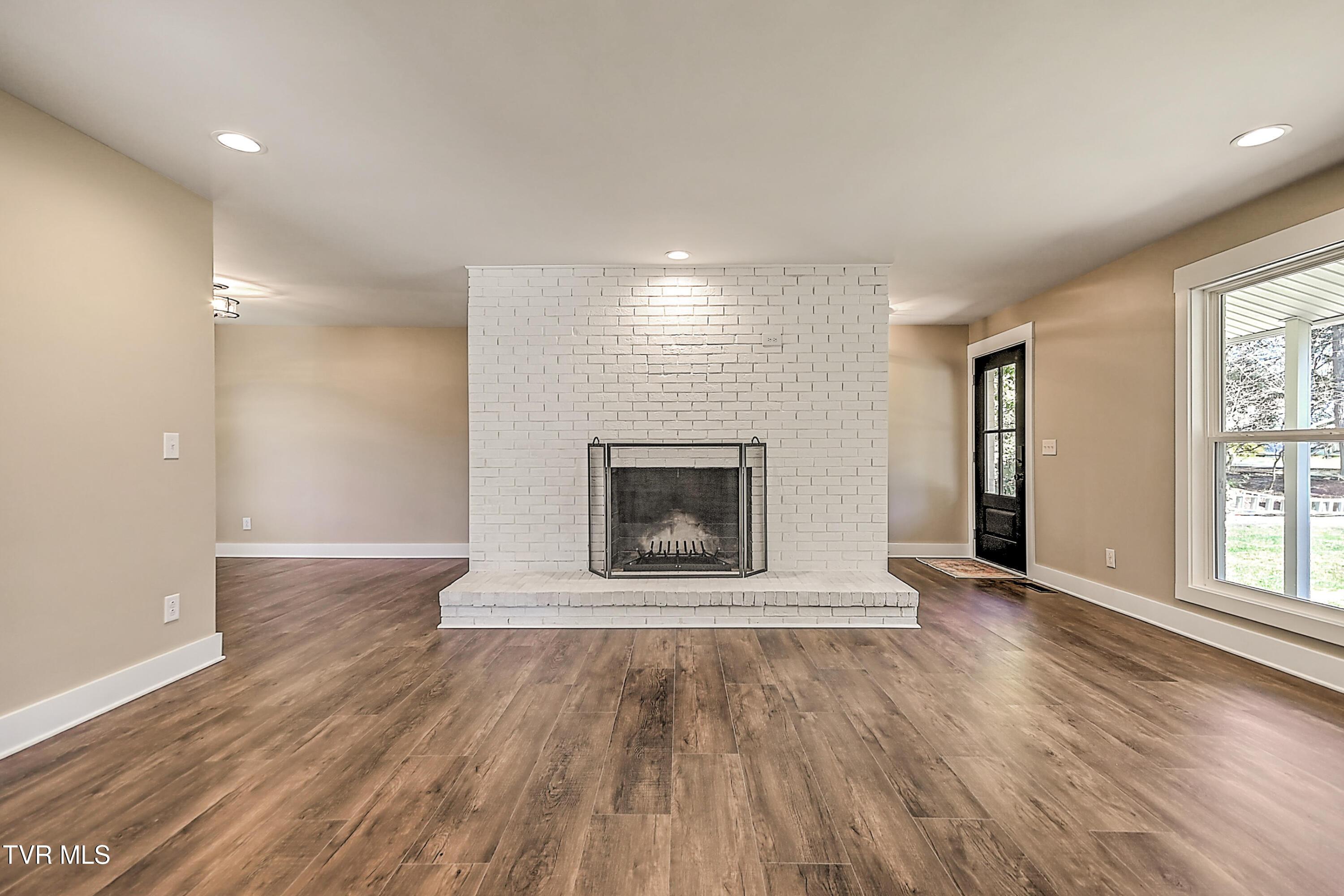 Image 4: 3601 Hazelnut DOM-27