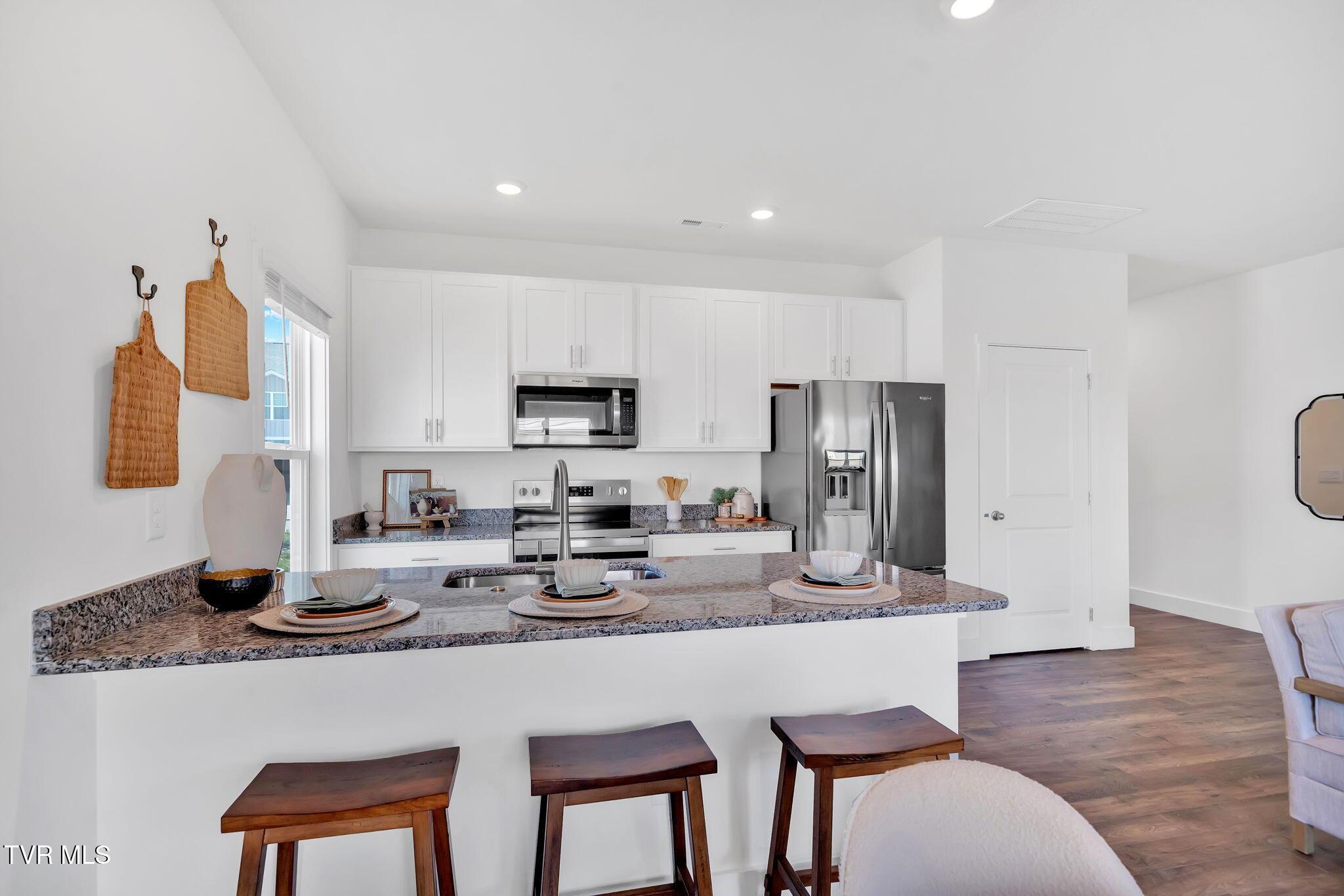 Image 3: 34-web-or-mls-DSC07455