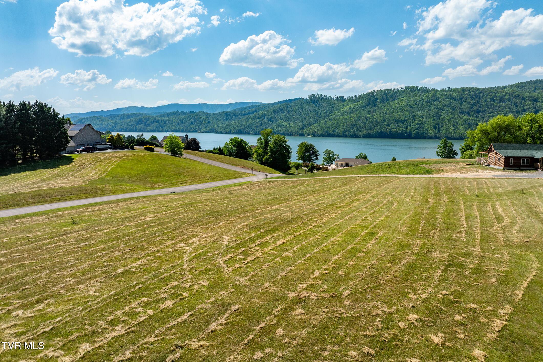 Image 1: DEER RIDGE CT (19 of 34)