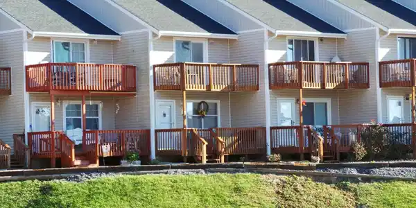 516 Lakeside Dock Drive