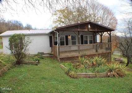 3320 Horseshoe Drive