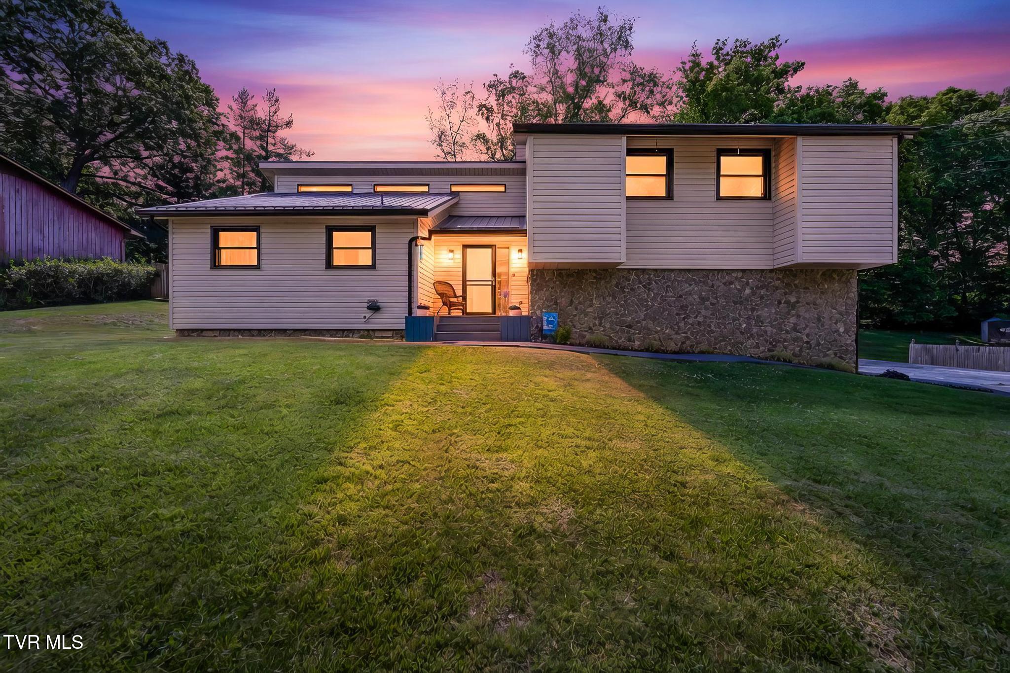 Image 2: 3540 McIntosh Dr