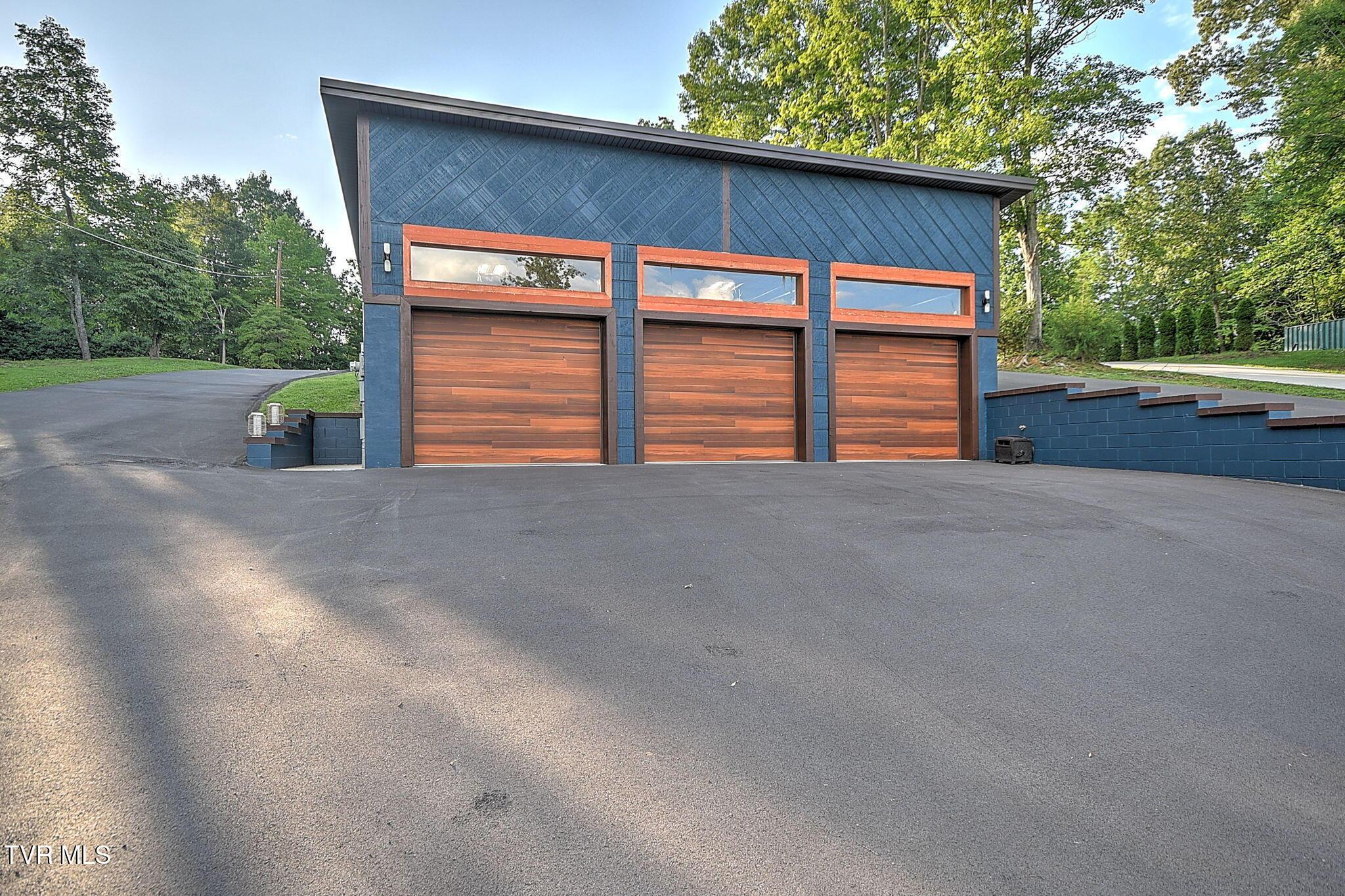 Image 4: 9-web-or-mls-2772 Devault Bridge GUnit-1