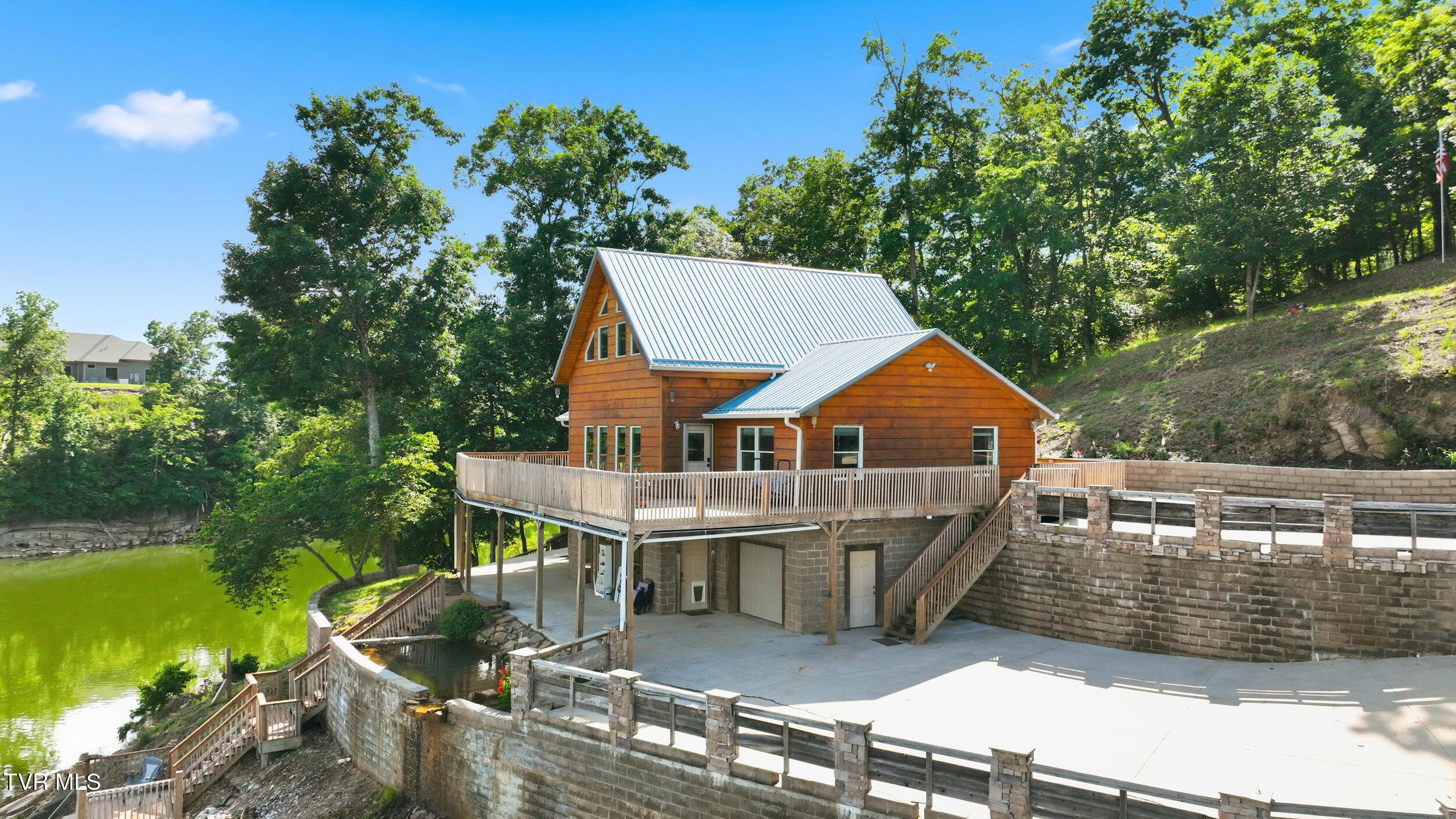 Image 3: 8_857 wilderness dr-2