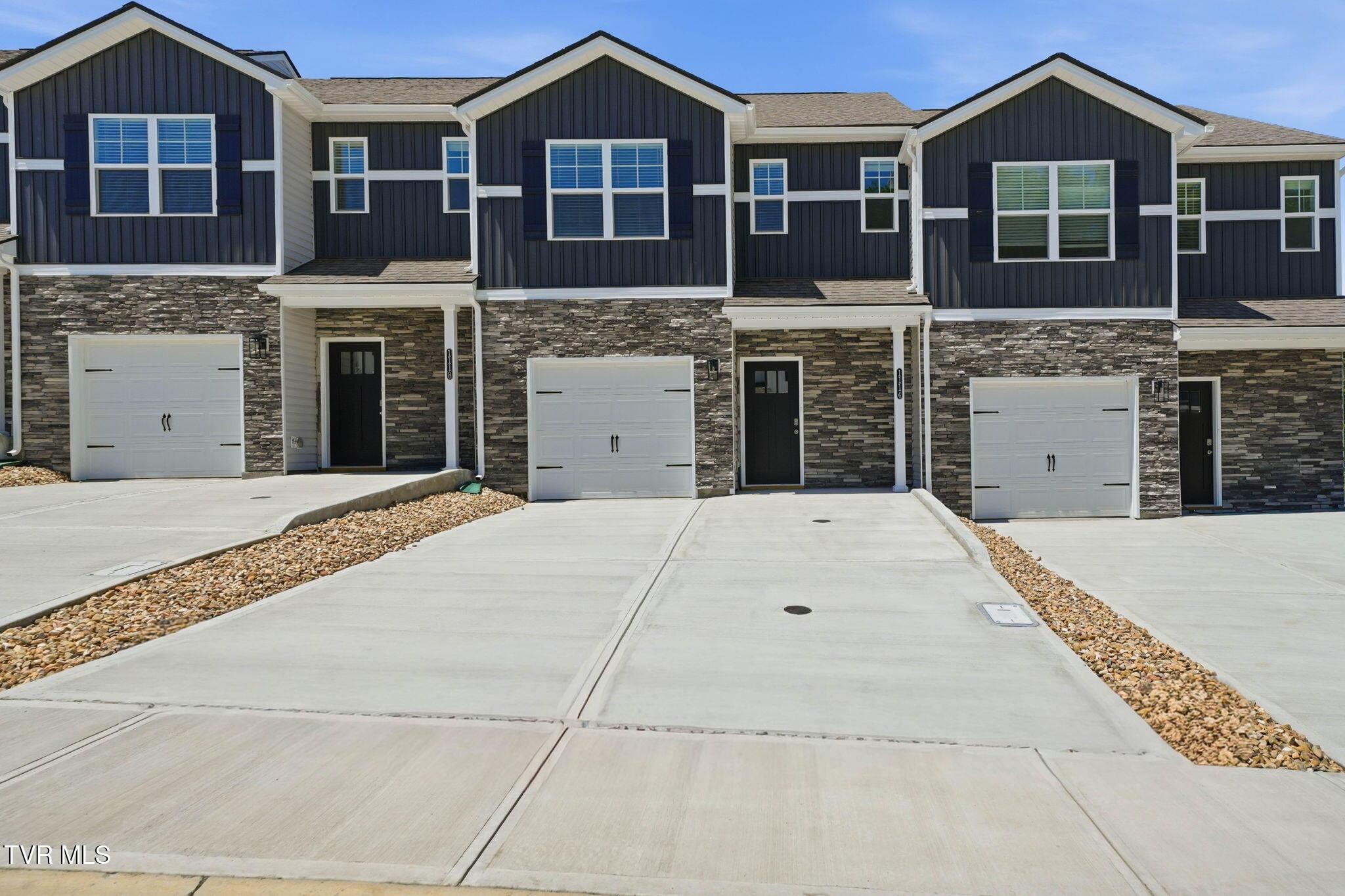 Image 1: 1-web-or-mls-1114 Wenna Wy-1