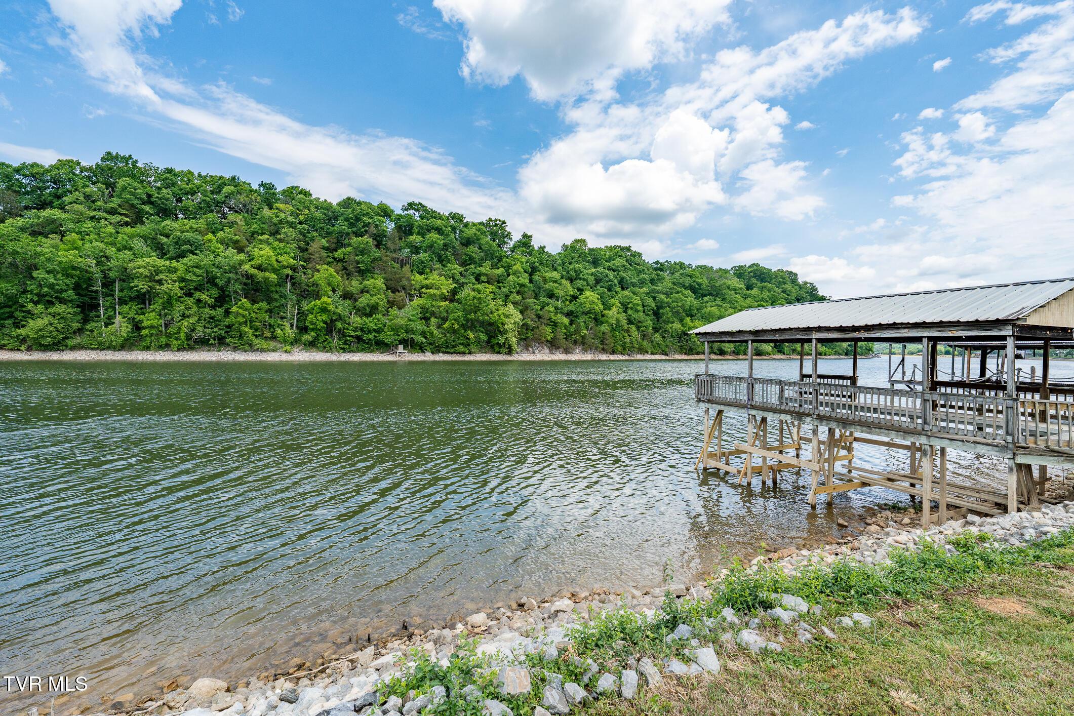 Image 2: 248 Lakeview Dr (55 of 93)